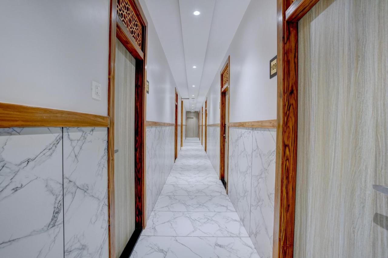 Hotel Arts International Мумбаи Экстерьер фото
