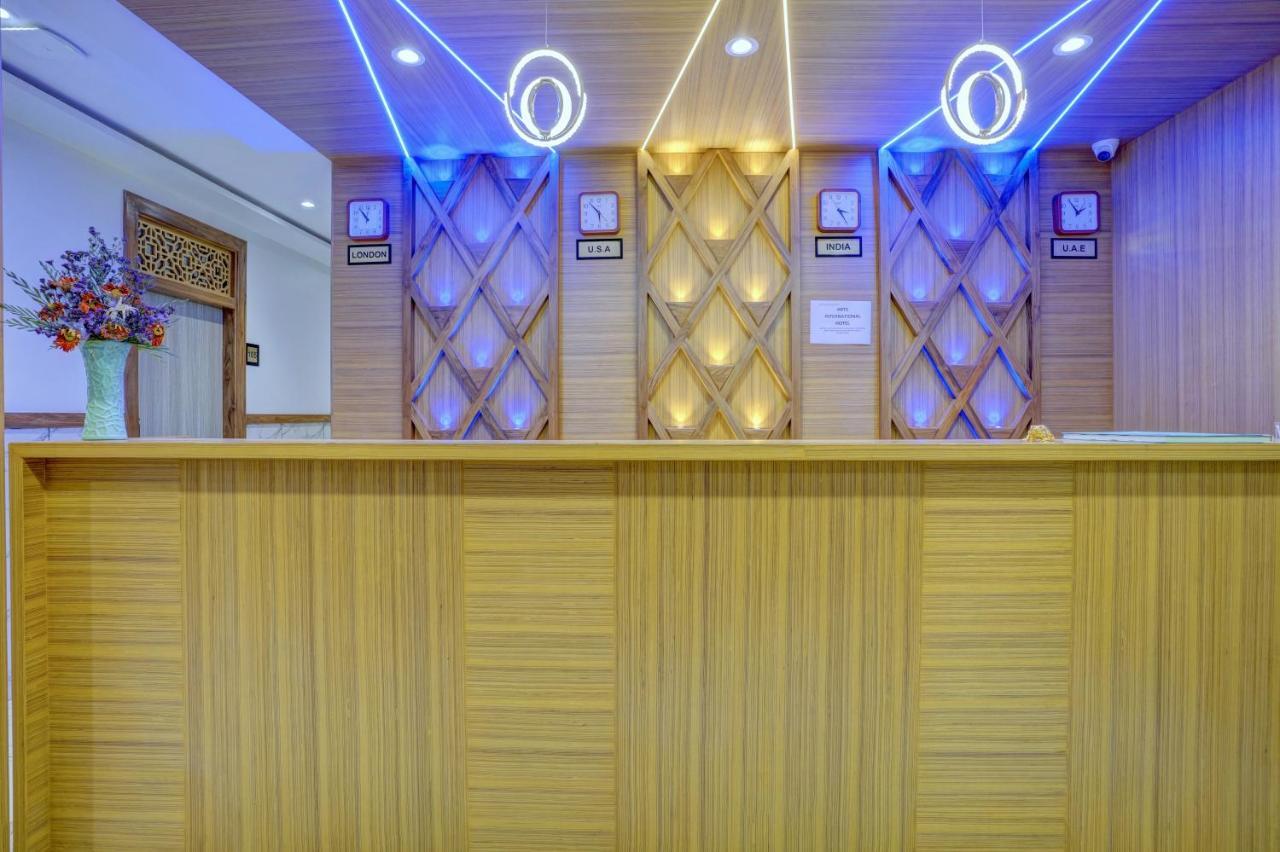 Hotel Arts International Мумбаи Экстерьер фото