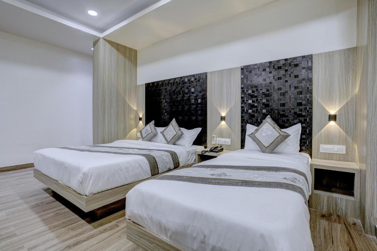 Hotel Arts International Мумбаи Экстерьер фото