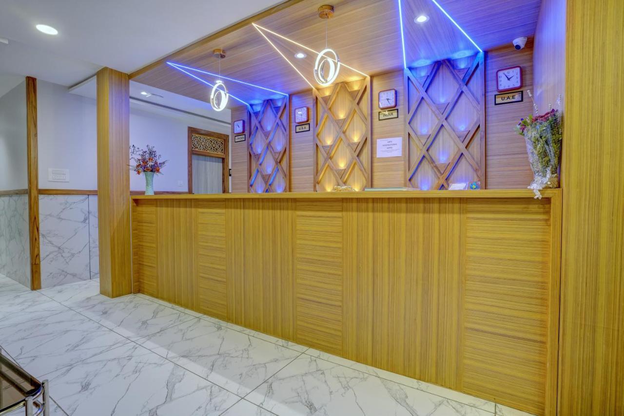 Hotel Arts International Мумбаи Экстерьер фото