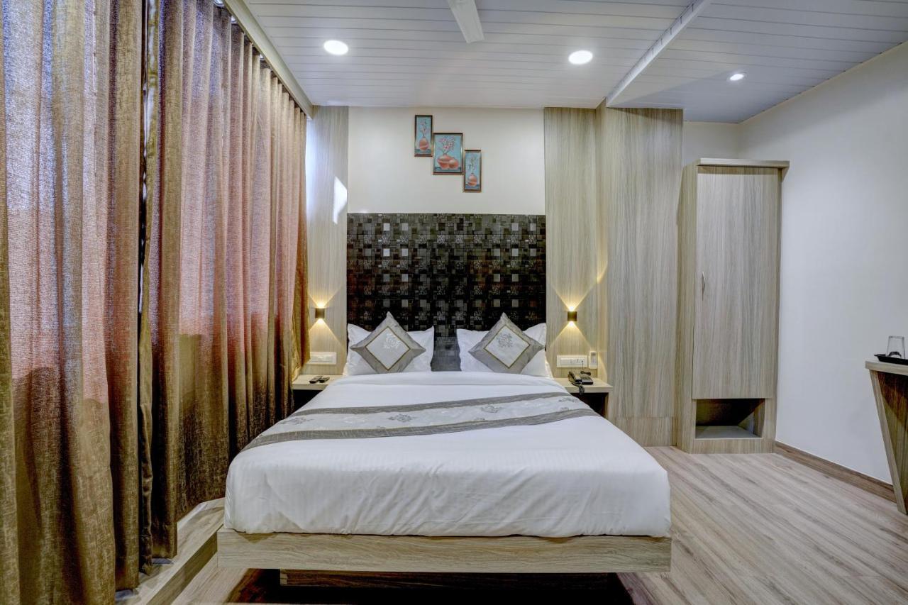 Hotel Arts International Мумбаи Экстерьер фото