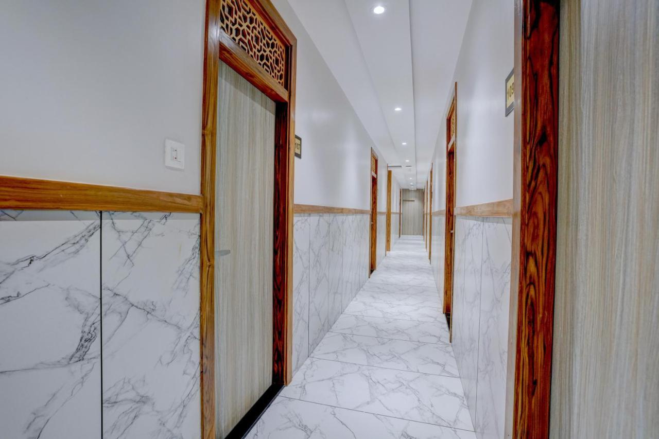 Hotel Arts International Мумбаи Экстерьер фото