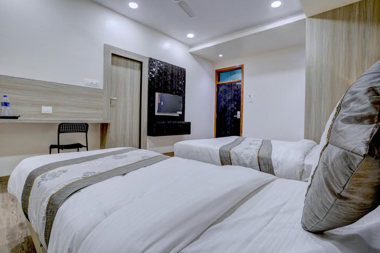 Hotel Arts International Мумбаи Экстерьер фото