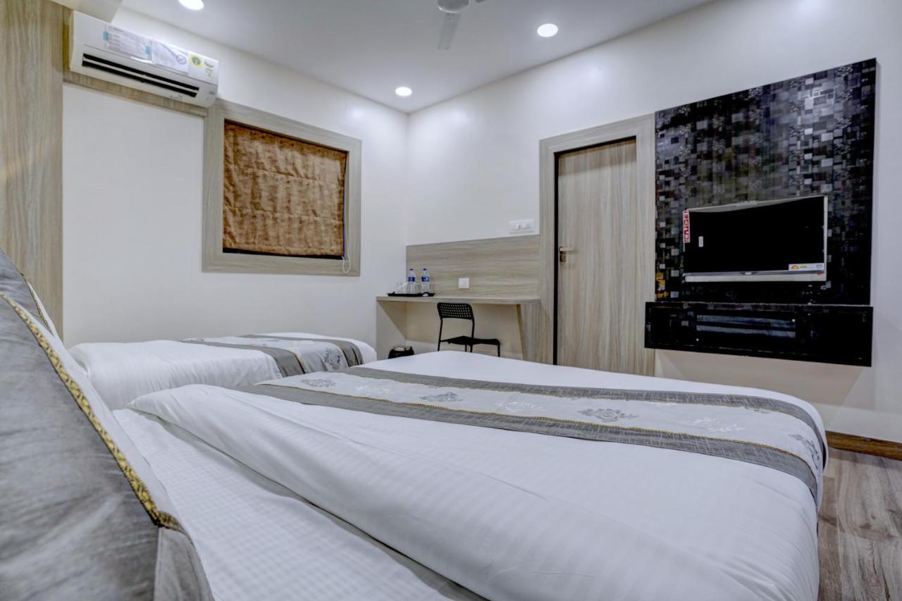 Hotel Arts International Мумбаи Экстерьер фото