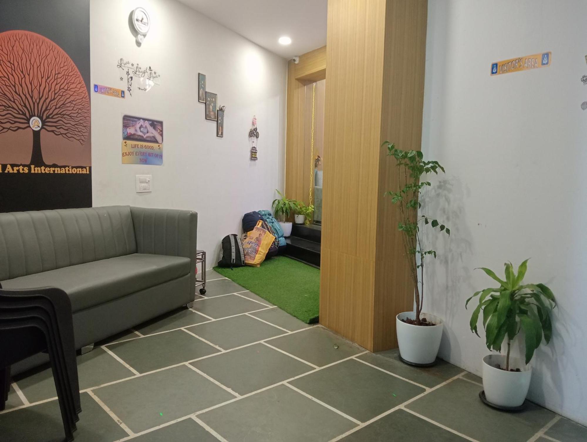 Hotel Arts International Мумбаи Экстерьер фото