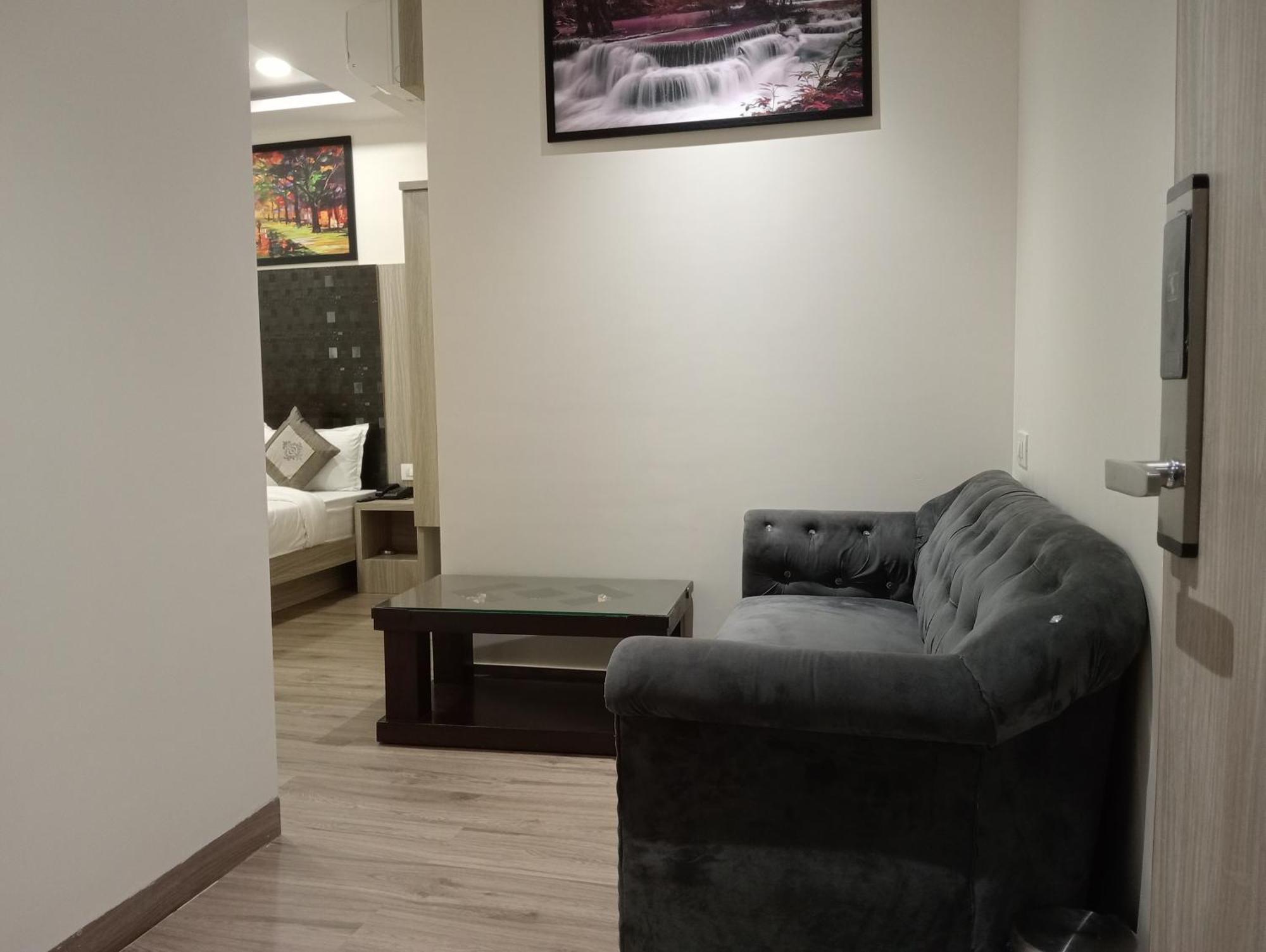 Hotel Arts International Мумбаи Экстерьер фото
