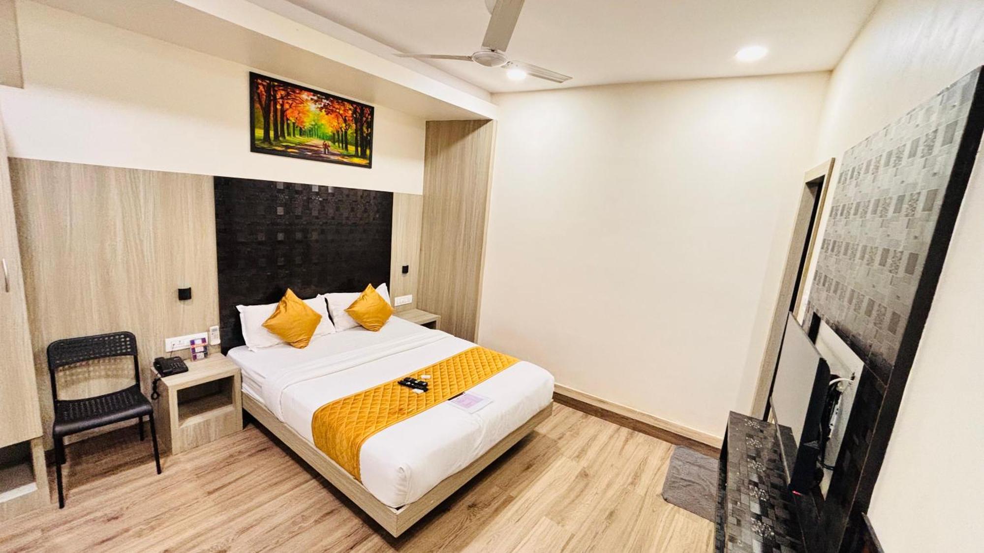 Hotel Arts International Мумбаи Экстерьер фото
