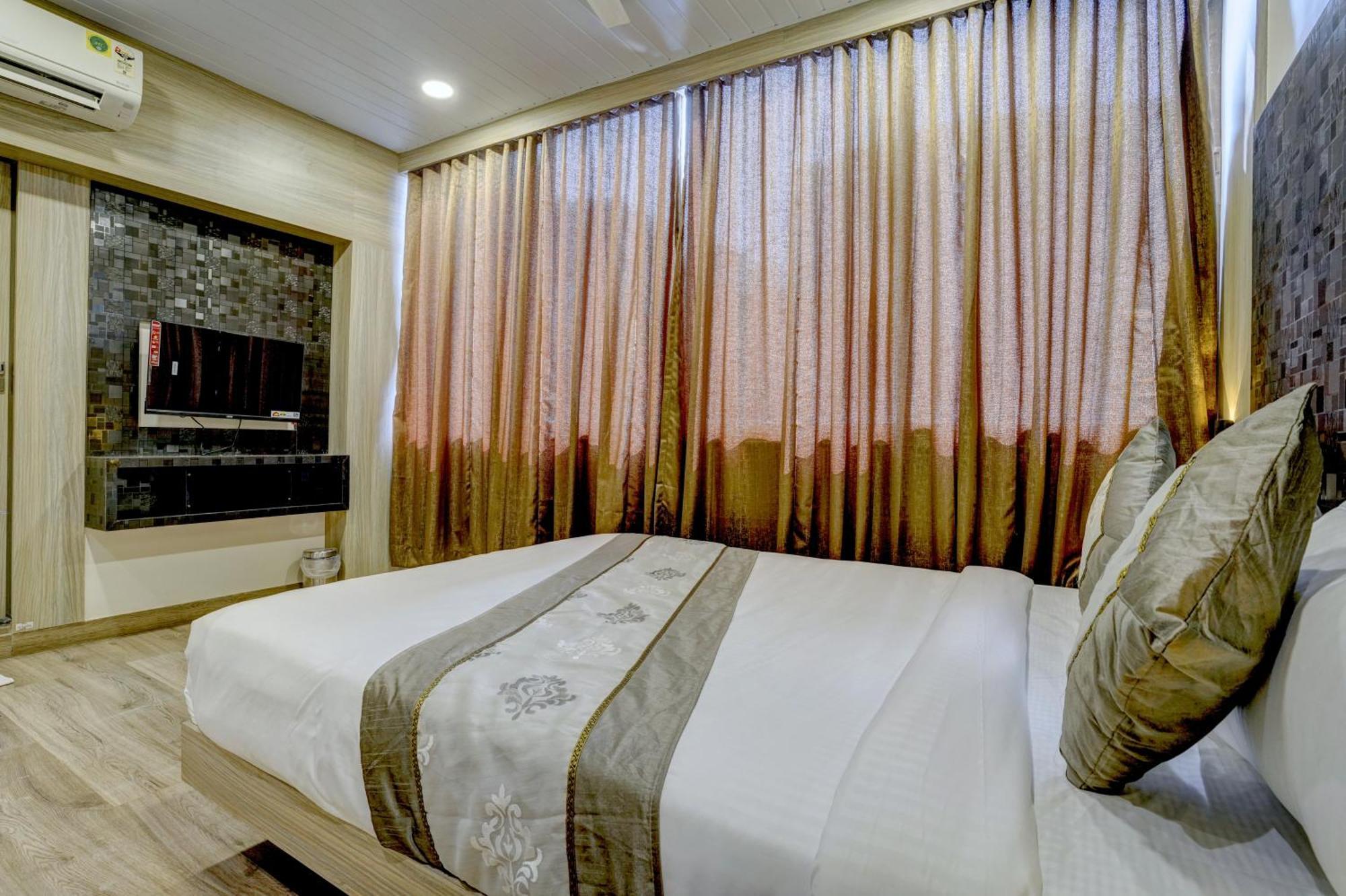 Hotel Arts International Мумбаи Экстерьер фото
